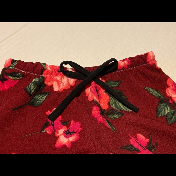 Little V Men bubble shorts, size 3-4. - Picture 2 of 4